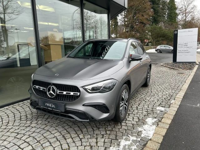 Mercedes-Benz GLA 200 Progr. Night AHK Multibeam Distro. Magno
