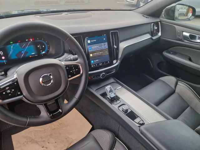 Volvo V60 Cross Country AWD Plus