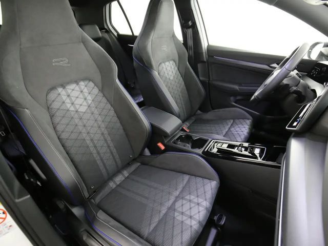 Volkswagen Golf 1.5 eTSI DSG Golf VIII R-Line