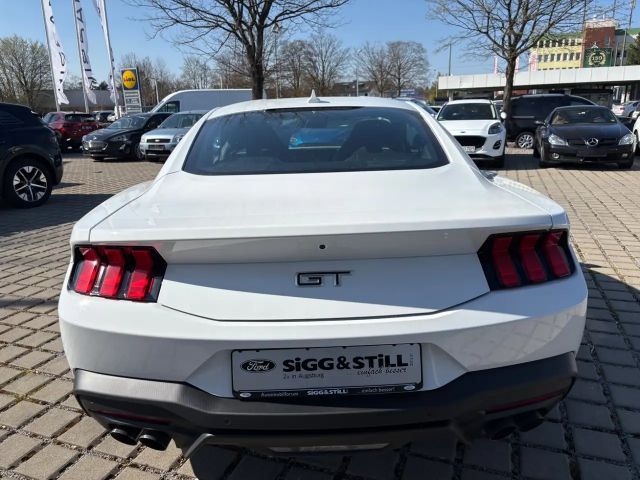 Ford Mustang Fastback GT 5.0 V8