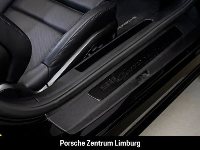 Porsche 992 4 Cabrio Carrera GTS