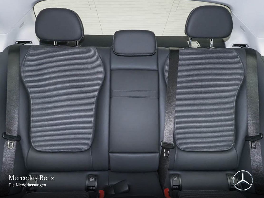 Mercedes-Benz C 180 AVANTGARDE Sedan