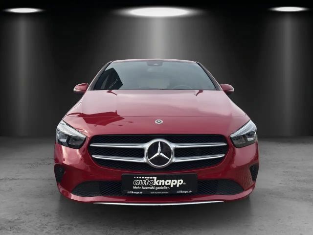 Mercedes-Benz B 200 Progressive Sedan