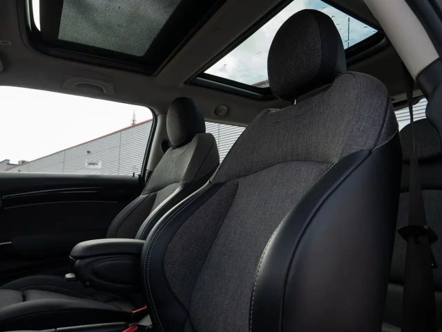 MINI Cooper PANO+NAVI+LED+KAMERA+KEYLESS+KLIMAAUT+