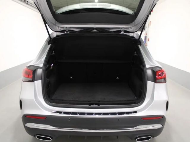 Mercedes-Benz GLA 180 AMG Line Business Line