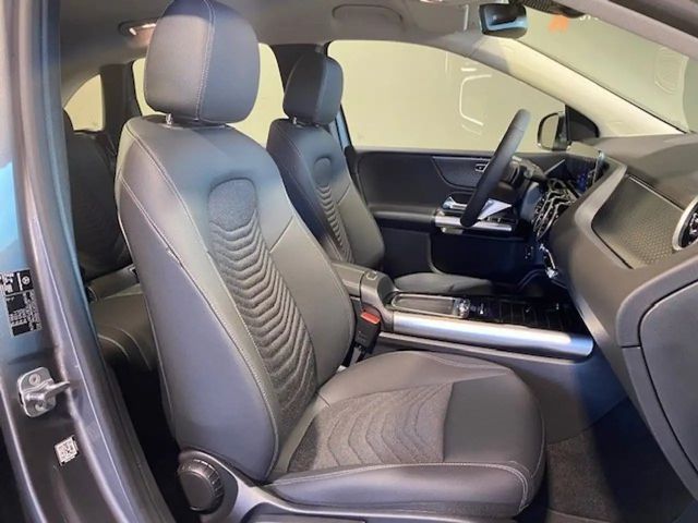 Mercedes-Benz B 200 Progressive Sedan