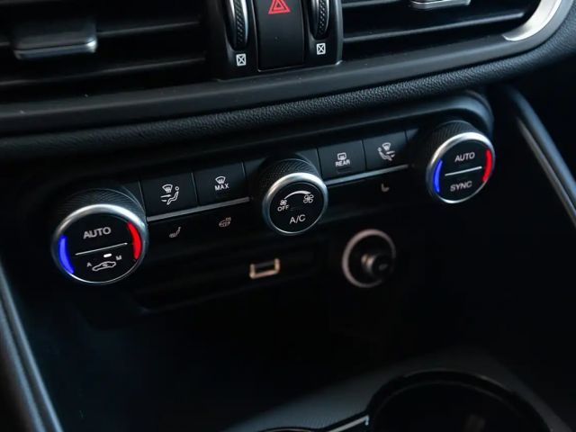 Alfa Romeo Giulia AT8 Q4 Veloce