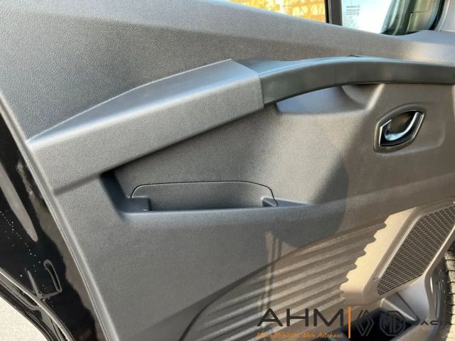 Renault Trafic Blue Combi L1H1 Spaceclass