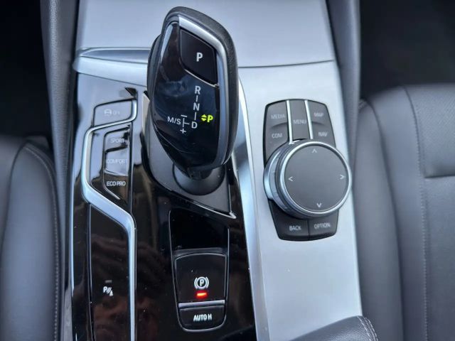 BMW 520 *** ALLRAD *** NP 74.000 *** STANDHEIZUNG *** -50%