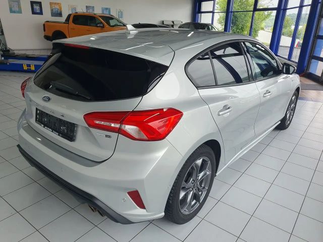 Ford Focus EcoBoost ST Line