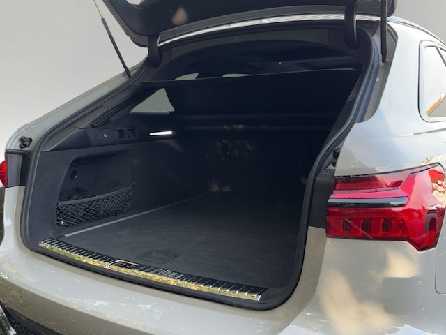 Audi A6 e-tron Avant Performance Quattro