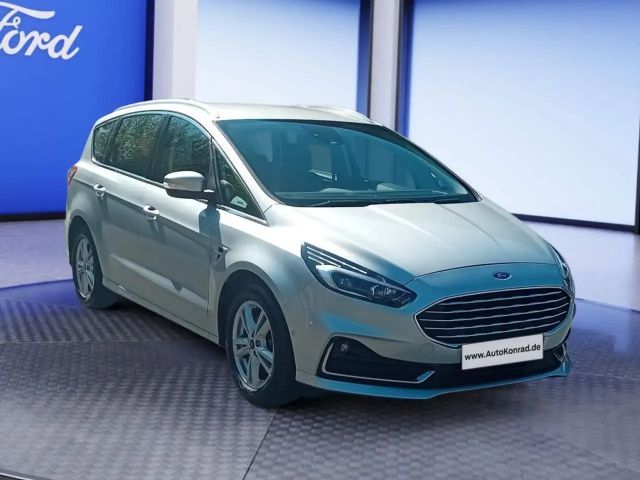Ford S-Max Titanium