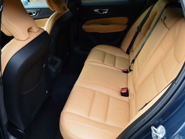 Volvo V60 Cross Country AWD Plus