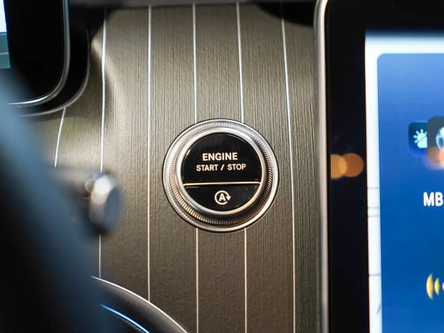 Mercedes-Benz C 300 AMG Line Sedan