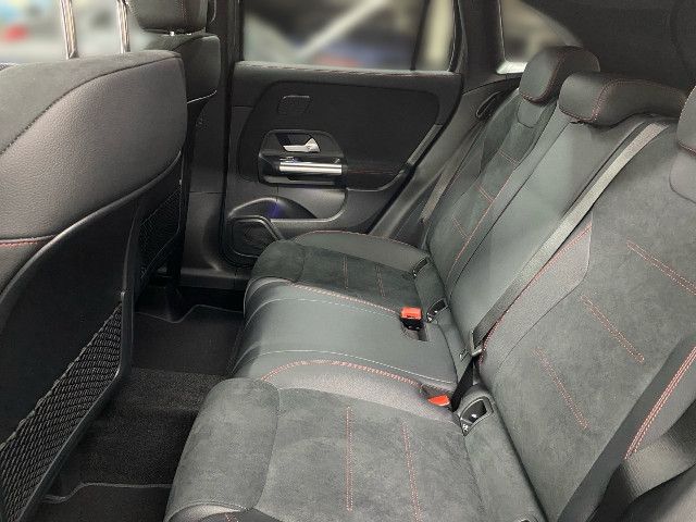 Mercedes-Benz GLA 200 AMG Line