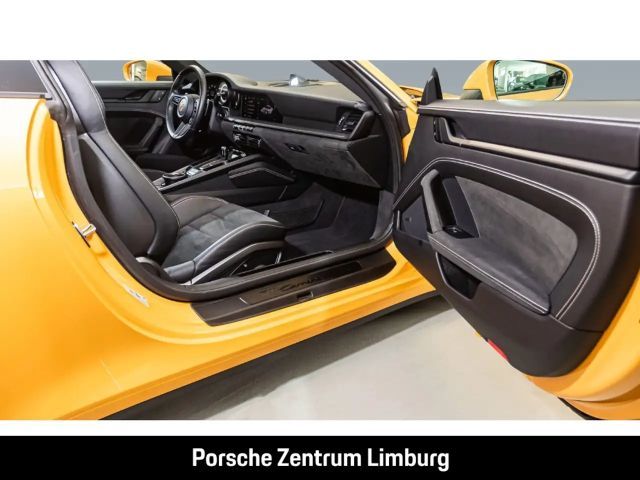 Porsche 992 Carrera Coupé GTS