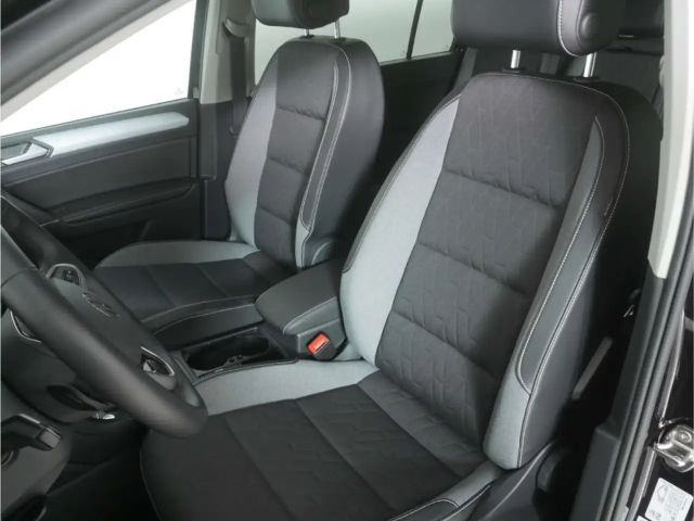 Volkswagen Touran 1.5 TSI DSG R-Line