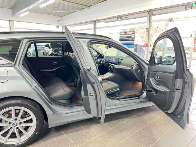 BMW 320 320d Touring xDrive