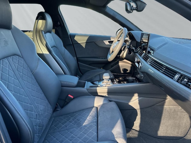 Audi A4 45 TFSI Avant Quattro S-Line S-Tronic