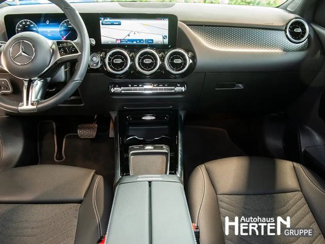 Mercedes-Benz B 200 Progressive Sedan