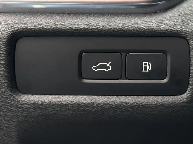 Volvo V60 AWD Core Recharge T6