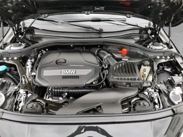 BMW 118 118i Sedan Sport Line