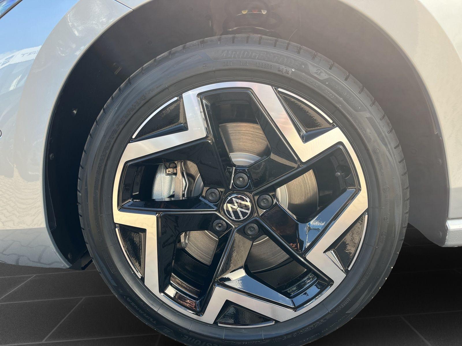 Volkswagen Passat IQ.Drive R-Line