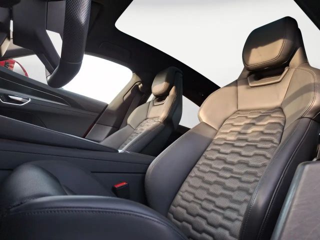 Audi e-tron GT PanoDach airSuspension RemoteA