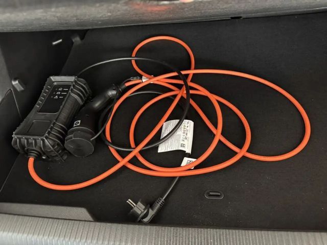 Peugeot E-2008 Allure Pack