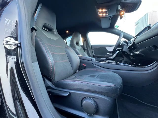 Mercedes-Benz CLA 200 AMG Line Coupé