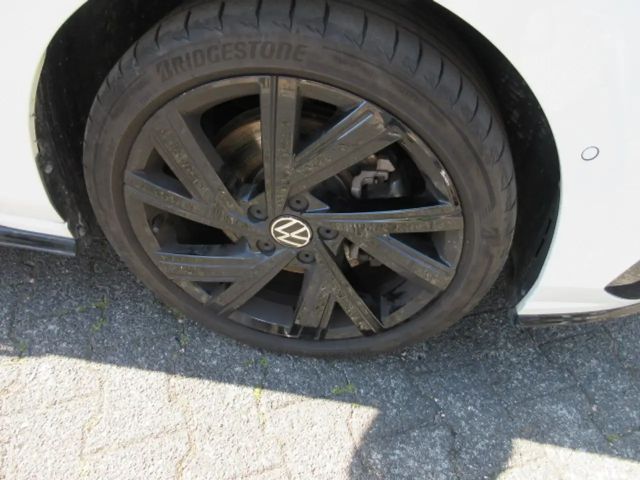 Volkswagen Golf 1.5 TSI IQ.Drive R-Line