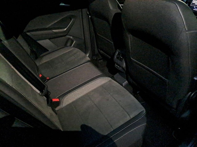 Volkswagen T-Roc 1.5 TSI DSG R-Line