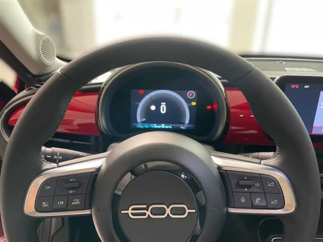 Fiat 600e (RED) LED, PDC, Apple CarPlay