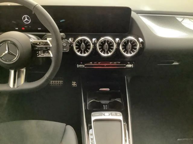 Mercedes-Benz B 220 4MATIC AMG Line