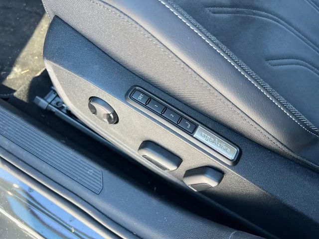 Volkswagen Golf 1.5 eTSI Variant