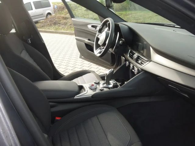 Alfa Romeo Giulia Q4