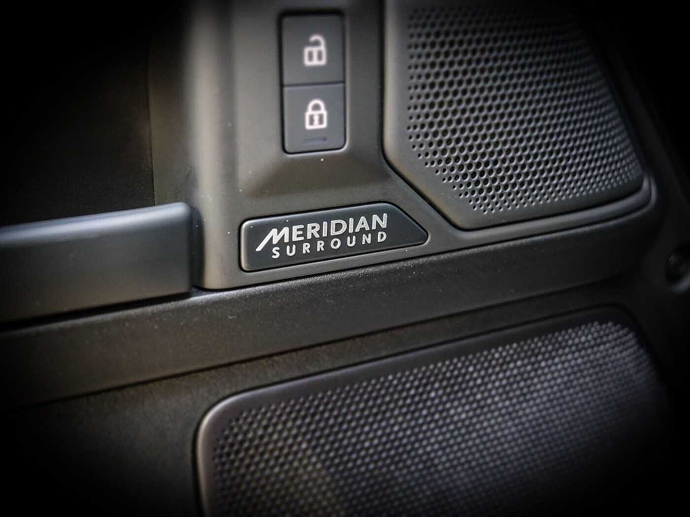 Land Rover Defender 110