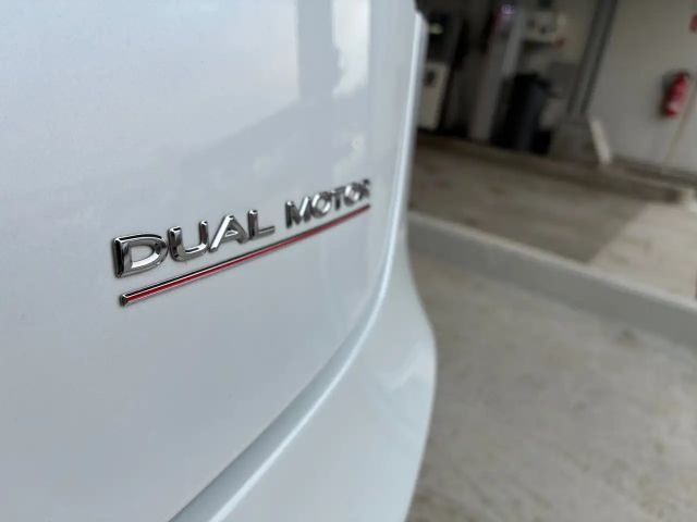 Tesla Model 3 AWD Dual Motor Performance