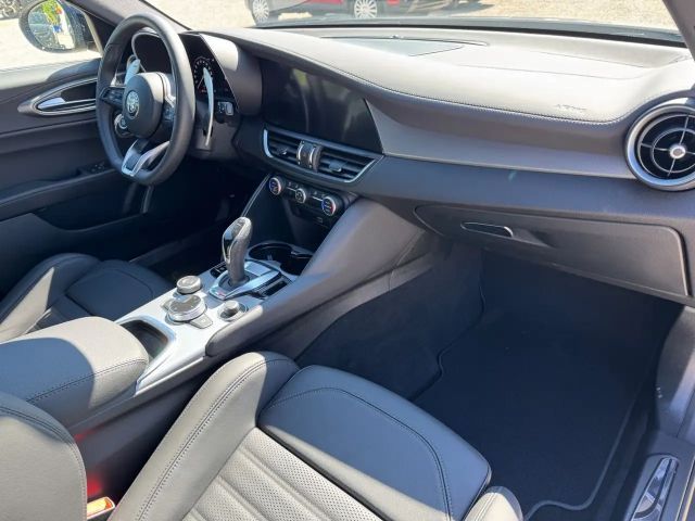 Alfa Romeo Giulia AT8 Q4 Turbo Veloce