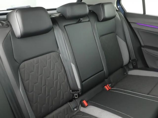 Volkswagen Golf 1.5 eTSI DSG Golf VIII IQ.Drive