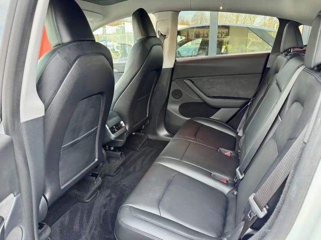 Tesla Model Y AWD Long Range