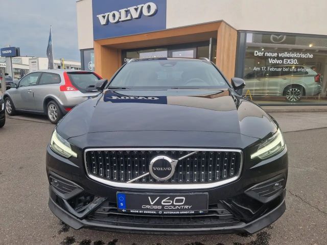 Volvo V60 Cross Country AWD Plus