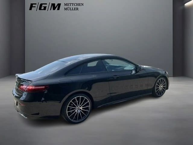 Mercedes-Benz E 220 AMG Line Coupé E 220 d