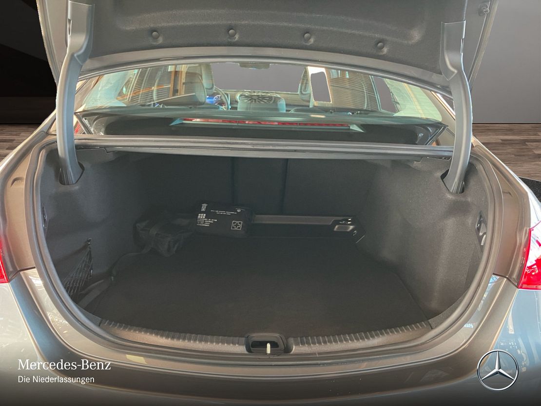 Mercedes-Benz C 180 AVANTGARDE Sedan