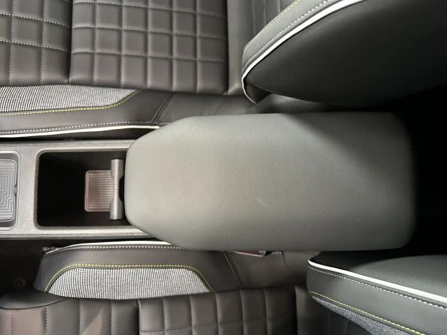 Renault 4 Comfort E-Tech Iconic