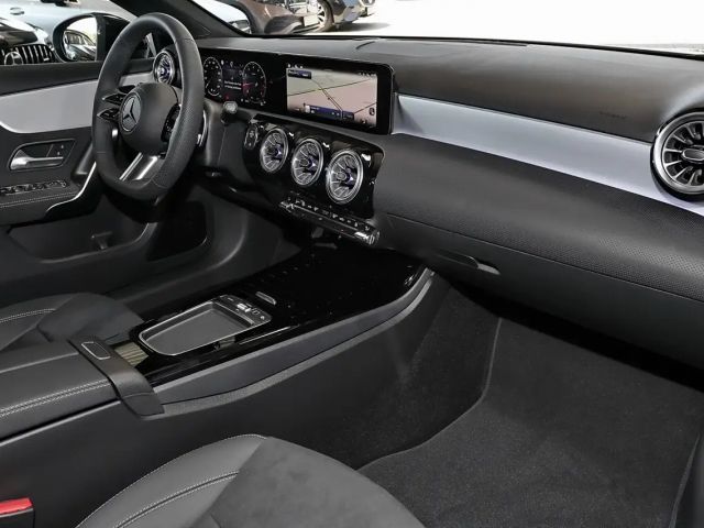 Mercedes-Benz A 200 AMG Line