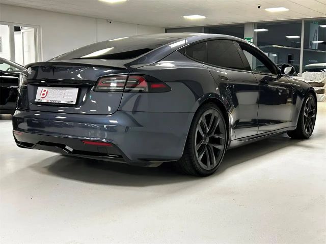 Tesla Model S Plaid