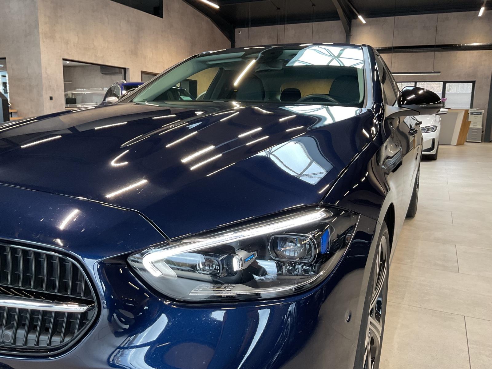 Mercedes-Benz C 200 AVANTGARDE Sedan