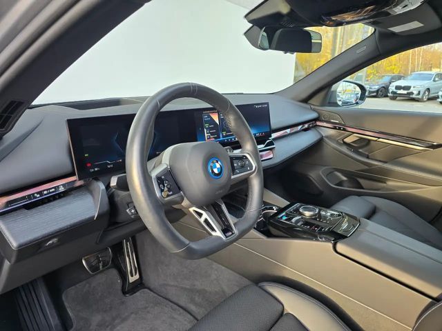 BMW i5 eDrive40