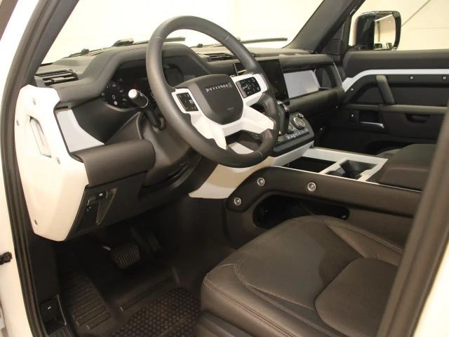 Land Rover Defender 110 D300 Dynamic SE